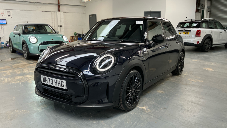 MINI Hatchback 1.5 Cooper Exclusive Premium Plus 5dr Auto Petrol Hatchback
